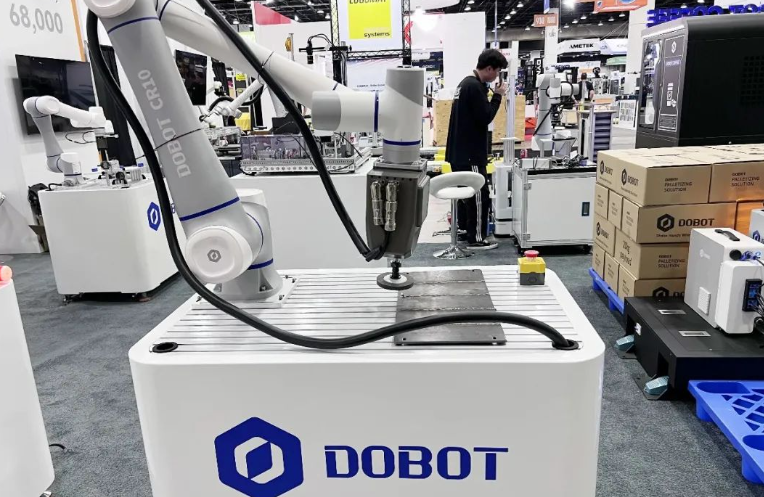 越疆机器人五大方案亮相美国底特律自动化展