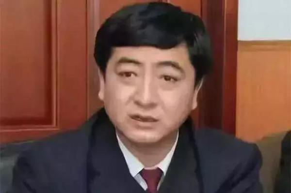 黑龙江一副检察长被查：长期吸毒，还当上了黑社会老大